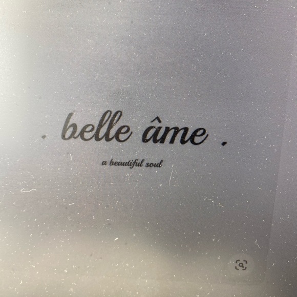 Meet your Posher, Nicole - Picture 1 of 1